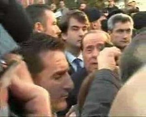 Berlusconi a Bari - AMICA9 informa