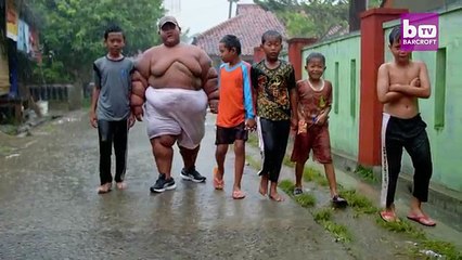 World's Heaviest Child- Extraordinary People Teaser
