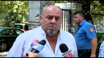 Ora News - Babai i vrasësit të 22-vjeçarit frikë nga hakmarrja: Situata mes familjeve e nxehtë