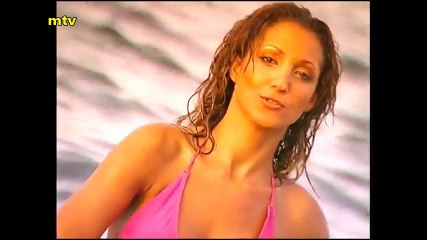 Ιωάννα Κουταλίδου - Χτυπάει η καρδιά μου - Video Clip