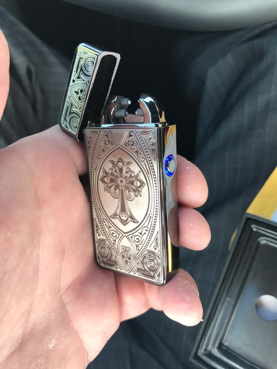 ⚡This Awesome Lighter Uses Lightning Like Thor Instead of Fire!