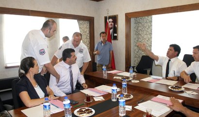 Antalya'da Gergin Toplantı