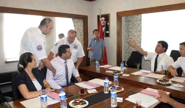 Antalya'da Gergin Toplantı