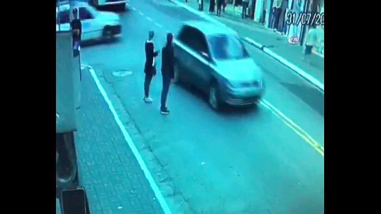 Polisten kaçan hırsızların motosikletleri paramparça oldu