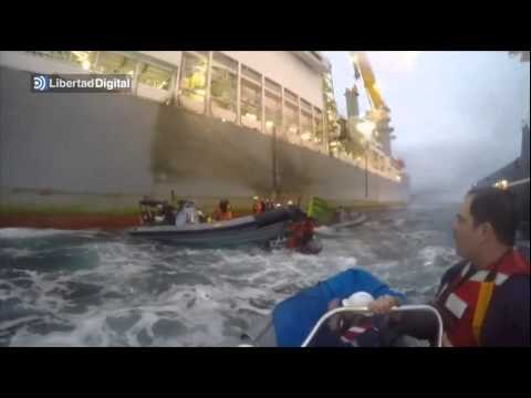 Abordaje de Greenpeace abortado por la Armada - Greenpeace boarding stopped by Spanish Armada