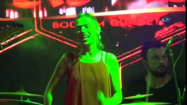 Yıldız Tilbe’yi Çekmek İçin Birbirleriyle Yarıştılar