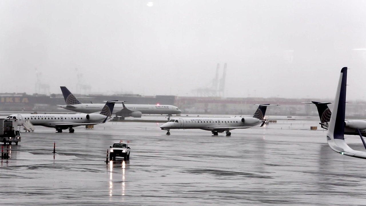 Planes on Airport