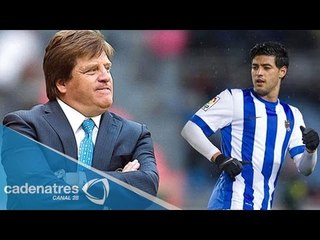 Miguel Herrera contempla a Carlos Vela para la gira por Europa