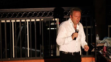 Colin Paul sings 'Surrender' Days Inn Pool Party 2016