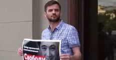 Russian Journalists Protest Deportation of Gay Uzbek Reporter