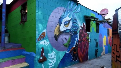 El Salvador: coloridos grafitis en vez de simbología pandillera
