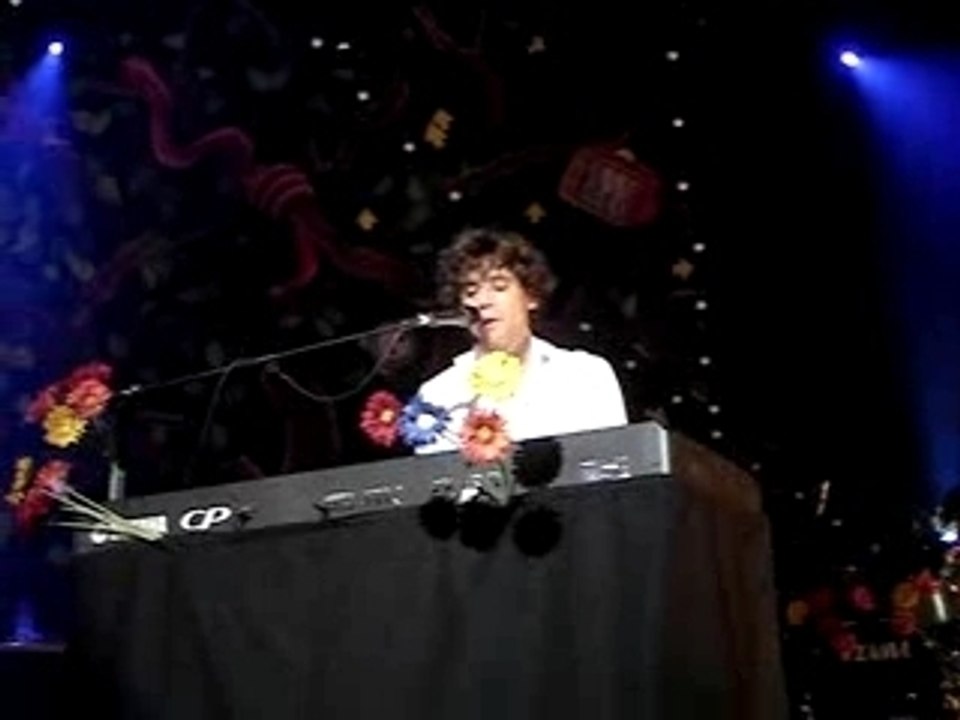 Mika Paris 24/10/2007 Stuck In The Middle