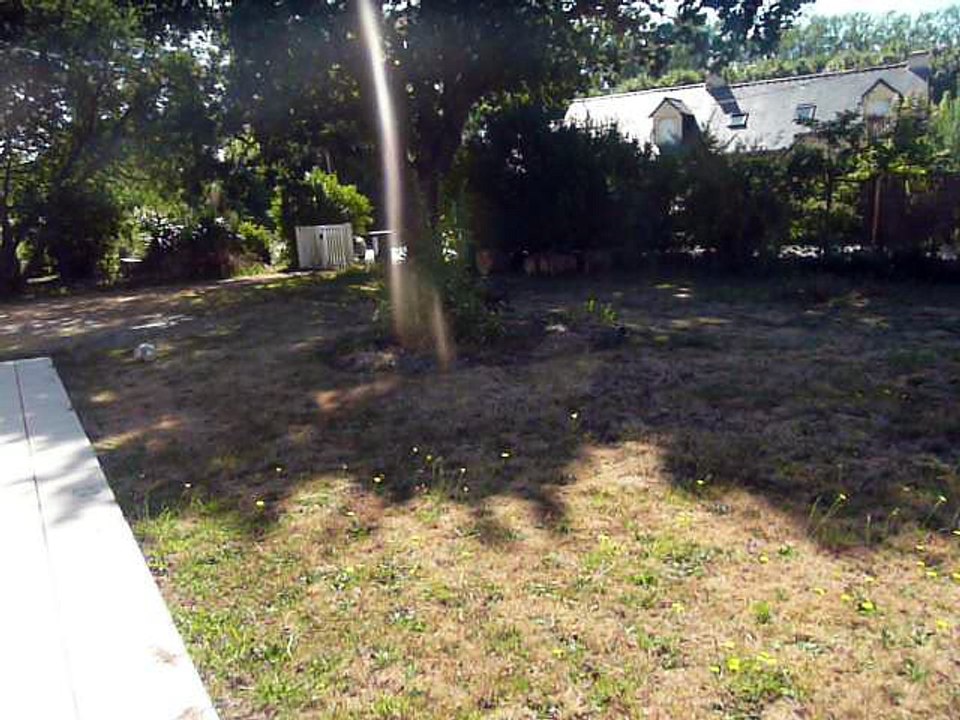 Tilou grogne sur Lorka et lui pique son ballon