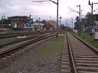 ITARSI WAM-4 6P 21396 with Ajmer -Sealdah Express at Dankuni Junction.3gp