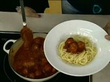 Spaghetti con albóndigas de pavo y pesto. Cocinemos Juntos