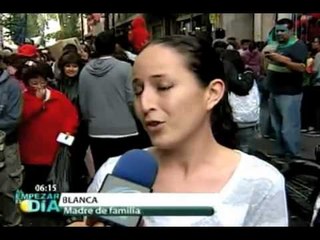 Compran padres de familia útiles escolares de última hora