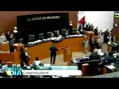 Definen escaños y curules en el Congreso