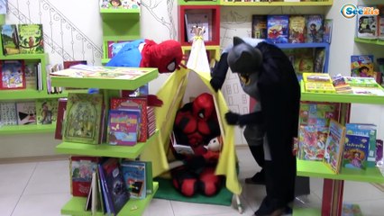 Frozen Elsa Kiss Ruined by Bad Joker! w\ Spiderman Party IRL