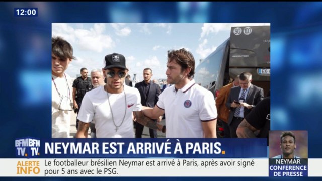 Neymar est arrivé à Paris. Il a été accueilli par Maxwell à l'aéroport du Bourget