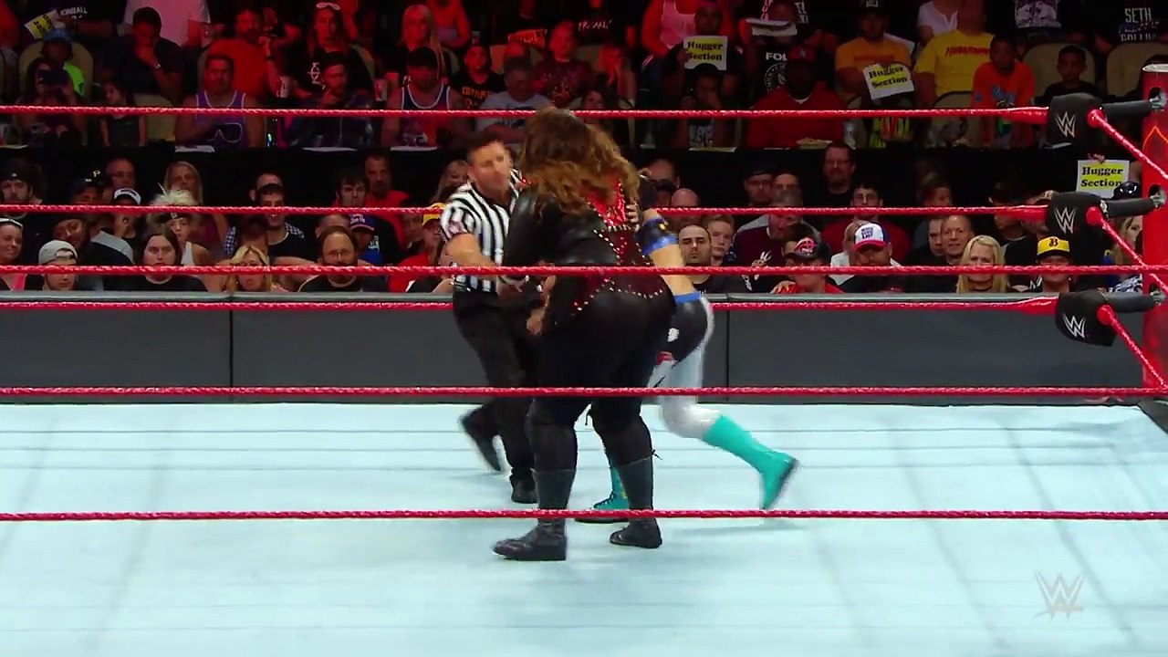 WWE Superstars react to Bayley's shoulder injury - USA SPORTS