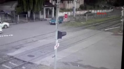 Zonguldak Hemzemin Geçitte Trenin Çarptığı Genç Öldü