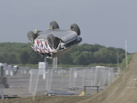 VÍDEO: Así grabaron el record Guiness del Jaguar E-Pace