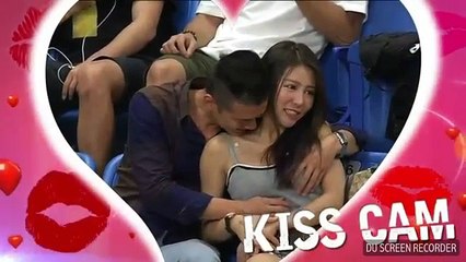 On s'amuse pendant la kiss cam