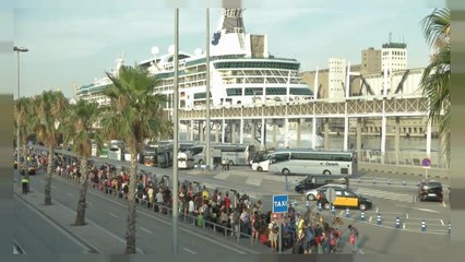 Barcellona contro i turisti: "Andate via"