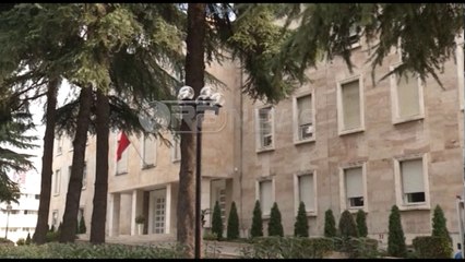 Ministri teknik pezullon procedurat për dorëheqjen e krerëve të Hipotekave