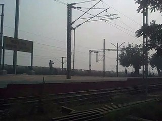 Kolkata-Haldibari Intercity Express at Baruipara station.3gp