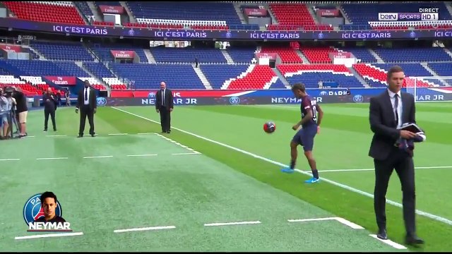 Neymar fait ses premières jongles avec le maillot du PSG !