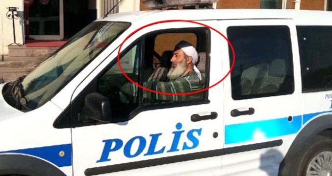 Bayramiç'te Sarıklı-Sakallı Polis Şaşkınlığı! Kaymakam Anında Açığa Aldı