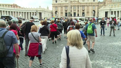 Vaticano pide que "se evite o se suspenda" Constituyente