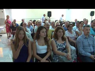 Krijuesi grek, Dinos Koubatis shkruan libër për poetin Ali Podrimja - Lajme