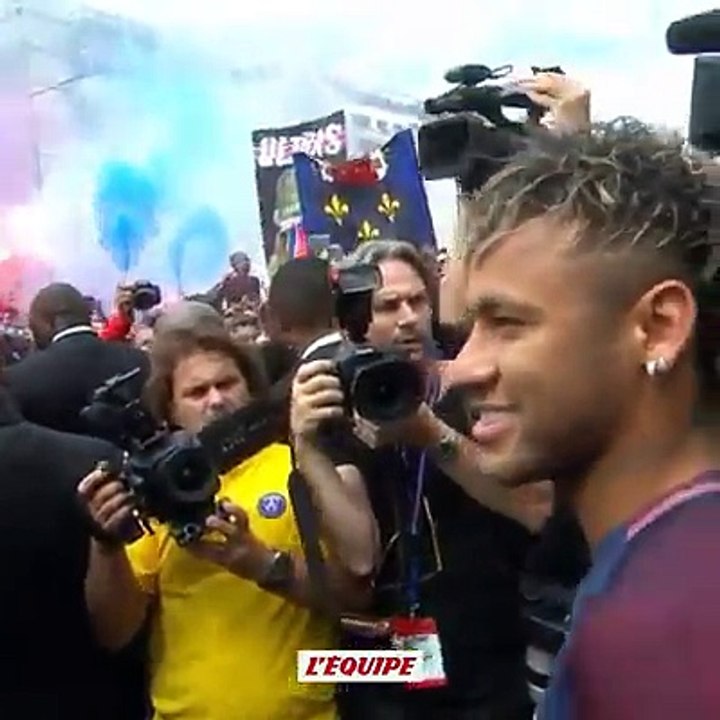 تقديم "نيمار" لجماهير باريس سان جرمان