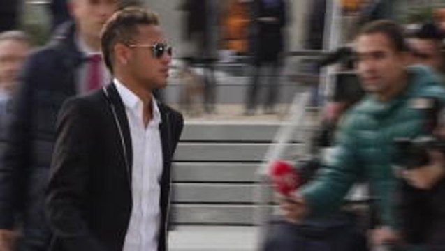 10 reasons why Neymar is a superstar