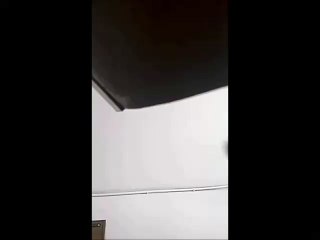 POŠTARKA DIJANA MRŠE, IZ SPLITA, URUČUJE PREPORUČENE POŠILJKE I BEZ OSOBNE ISKAZNICE