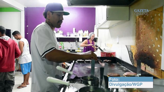 Welber Shrek, lutador capixaba, conta da sua rotina no seu comércio