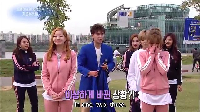 Field Day with Twice [Entertainment Weekly / 2016.10.31]