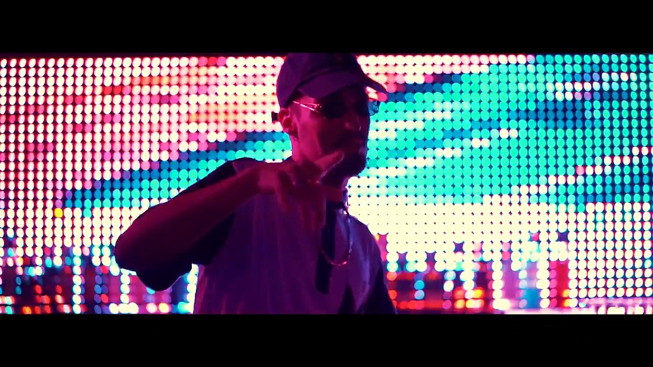 Rels B ft. Maikel Delacalle - GIRLFRIEND (Video Oficial)