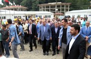 Cumhurbaşkanı Erdoğan'ın Makam Aracı Önünde İzdiham Yaşandı