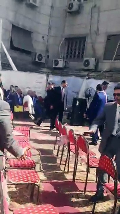 شاهد..تجمع المحامين داخل النقابة استعدادًا لوضع حجر الأساس على أنغام الموسيقى