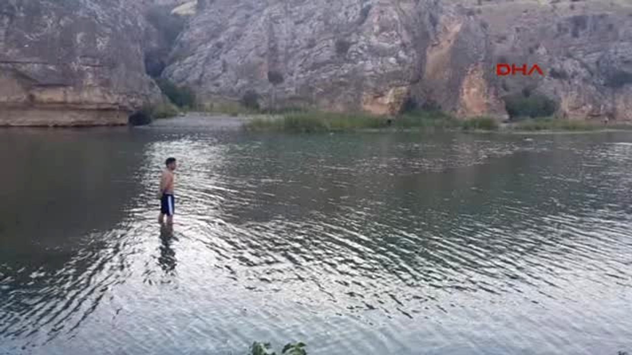 Adıyaman-2 Arkadaş, Serinlemek İçin Girdikleri Çayda Boğuldu