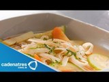 Receta de sopa de pollo con tallarines. Sopa de pollo / Tallarines / Pollo con tallarines