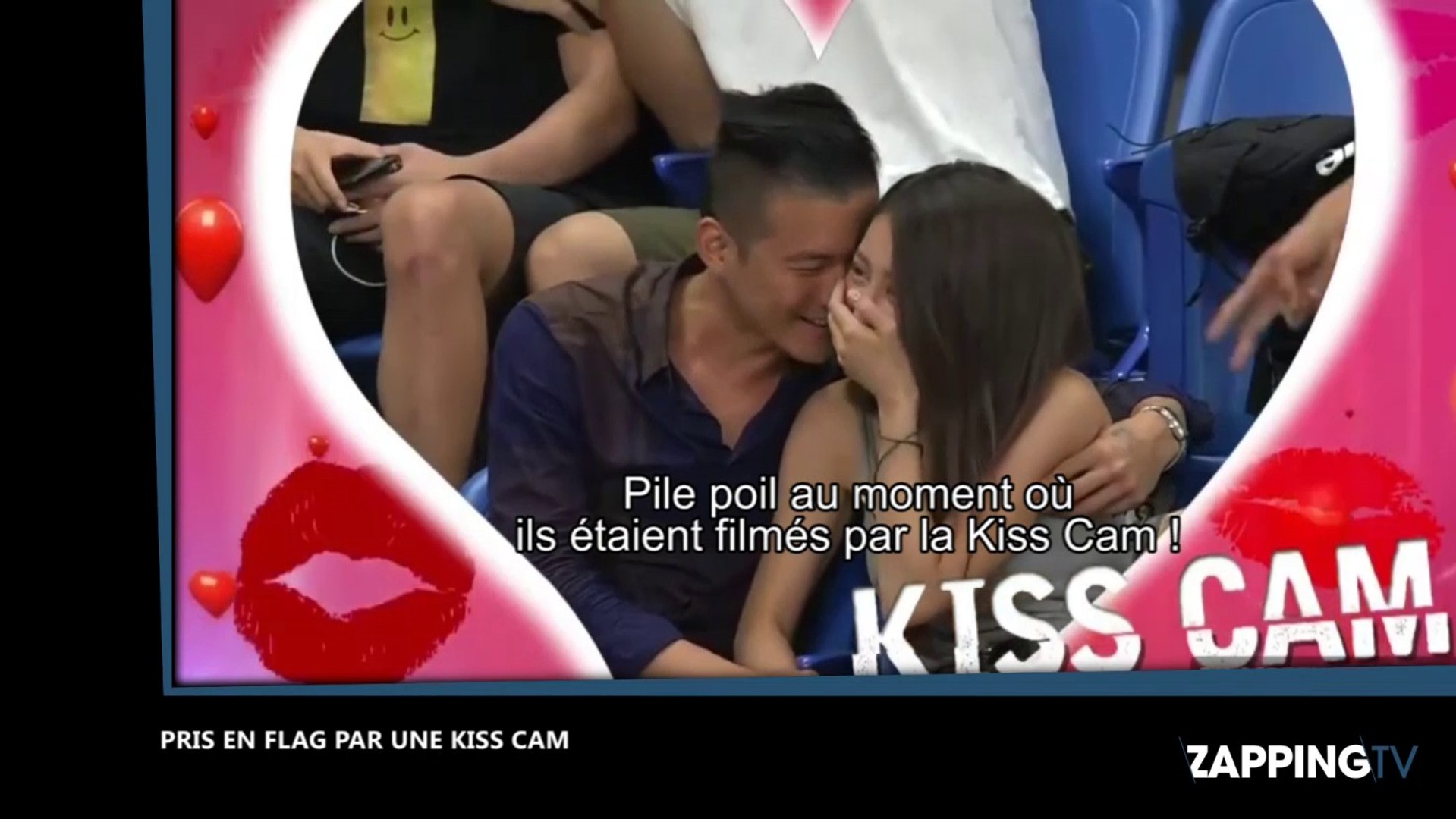 Pris en flagrant délit de tripotage de poitrine par la Kiss Cam ! (Vidéo) -  Vidéo Dailymotion