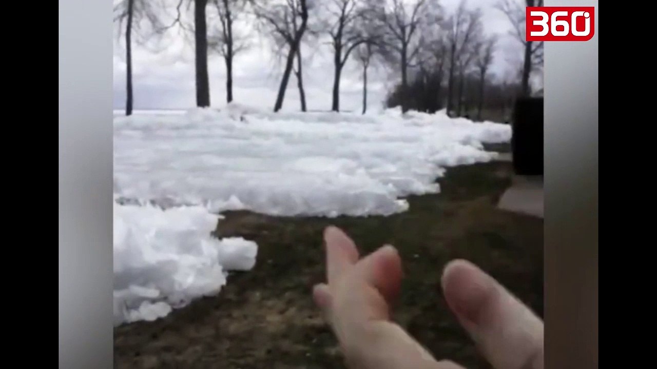 E pabesueshme,tsunami prej akulli kercenon shtepite (360video)