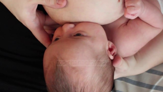 Ushqyerja e foshnjës me gji - Top Channel Albania - News - Lajme