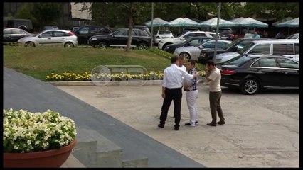 Ora News - Basha nis konsultimet për emrat në funksionet e Kuvendit, ja kandidaturat