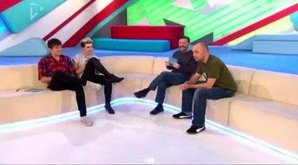 Karl Pilkington makes Ricky Gervais laugh hysterically 3 ( Revenge of the tickle )