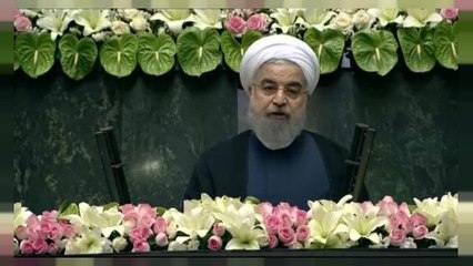 الرئيس الإيراني حسن روحاني يقسم اليمين في مجلس الشورى